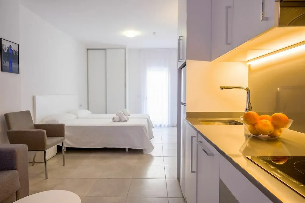 S'Alamera Suites Hotel & Apartments سانتا أيُلاريا ذيس ريو 2*,  إسبانيا
