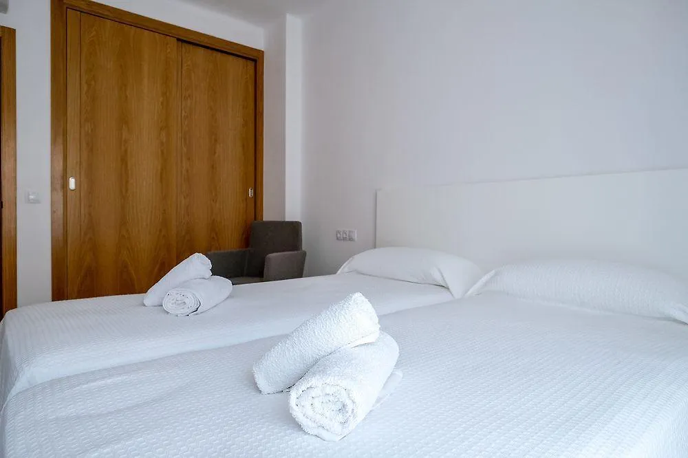 S'Alamera Suites Hotel & Apartments سانتا أيُلاريا ذيس ريو 2*,